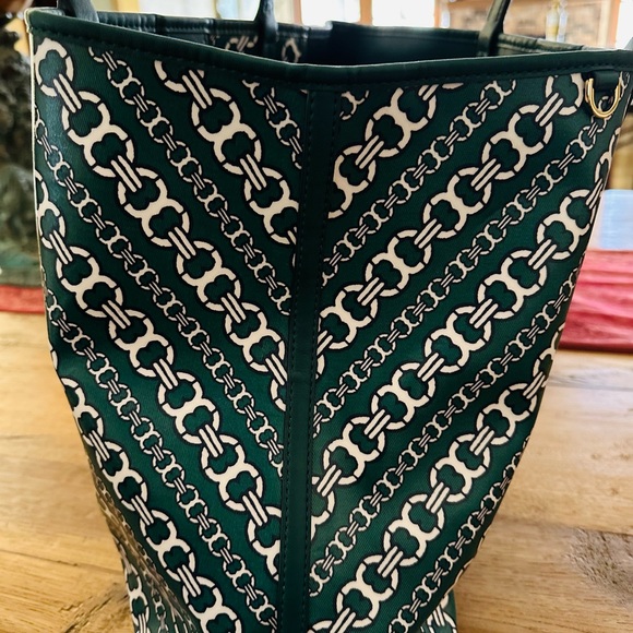 Tory Burch chain motif Tote PVC,with dk. green leather accents/trim. Great cond. - Picture 5 of 7